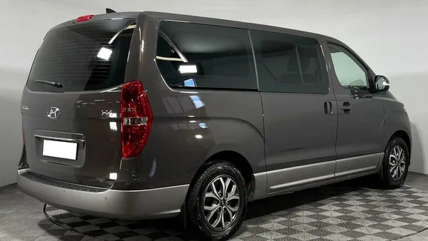 Hyundai H-1