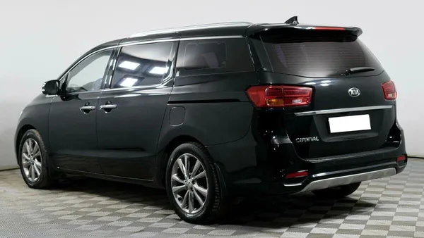 Kia Carnival