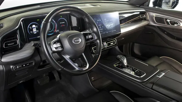 GAC GS8