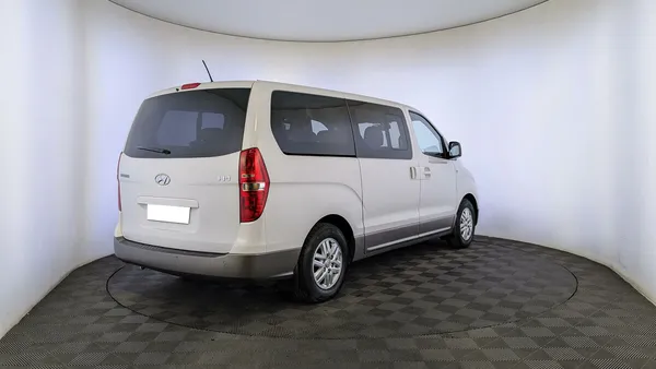 Hyundai H-1