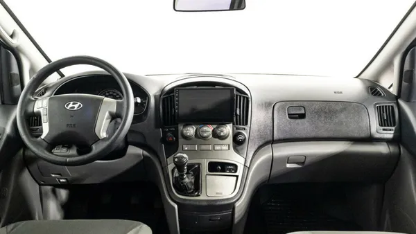 Hyundai H-1