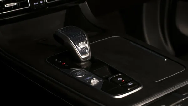 GAC GS8