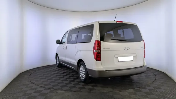 Hyundai H-1